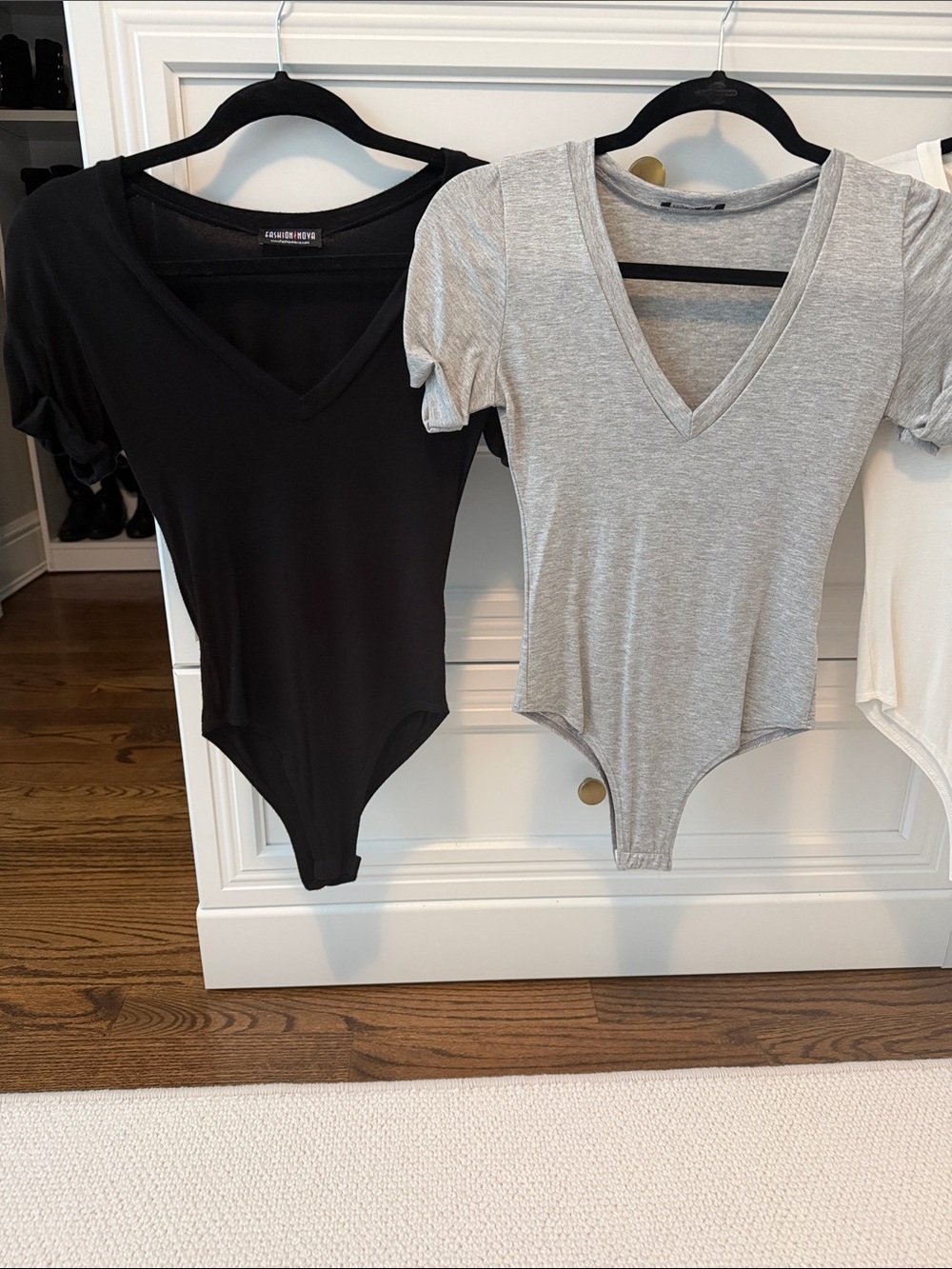 Fashion Nova V-Neck Short Sleeve Bodysuit - set of 4 - Picture 4 of 9